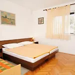 With Parking Space - 5587 Novi Vinodolski