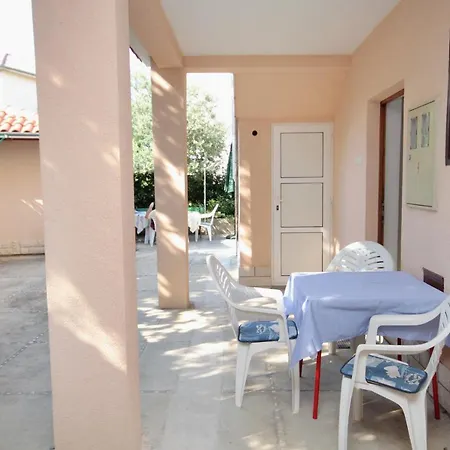With Parking Space - 5587 Appartement Novi Vinodolski
