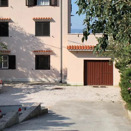 With A Parking Space - 5587 Apartment Novi Vinodolski