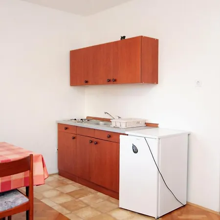 Apartment With A Parking Space - 5587 Novi Vinodolski