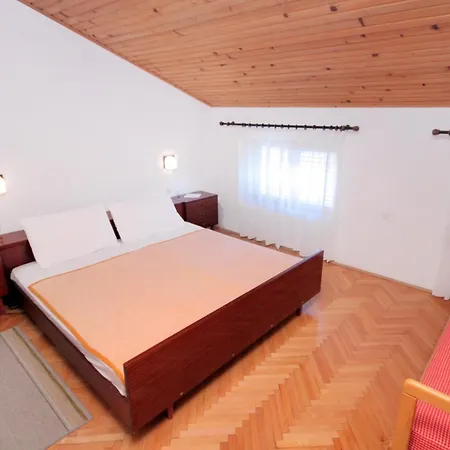 With A Parking Space - 5587 Διαμέρισμα Novi Vinodolski